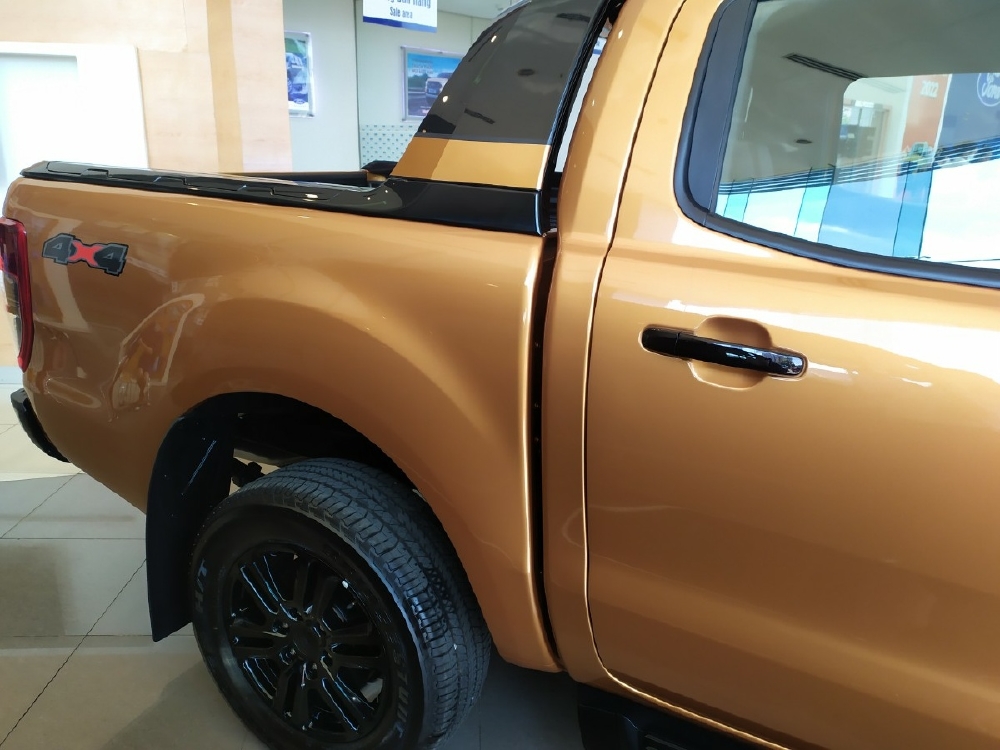 Ford Ranger Wildtrak 2021 màu cam siêu hot