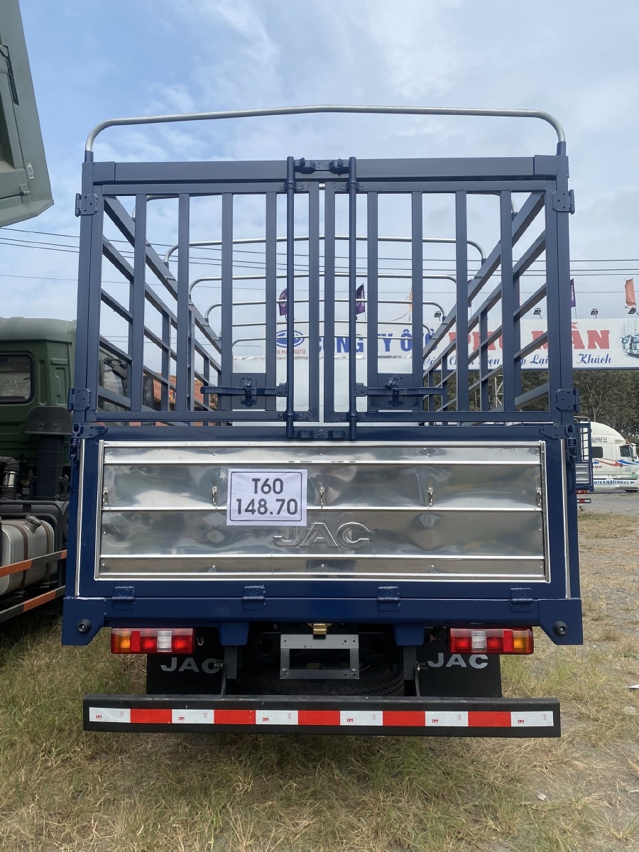 Xe tải JAC L240 2.45 tấn có sẵn giao ngay tại Đồng Nai