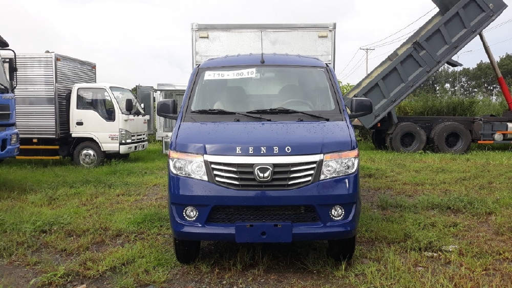 Xe tải Kenbo bán hàng lưu động thùng kín cánh dơi 800kg dài 2m6 giá rẻ
