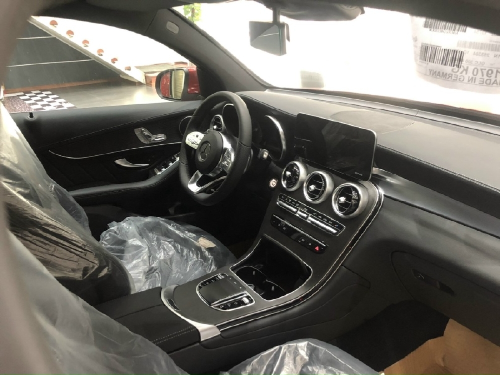 GLC 300 4Matic Giao Ngay