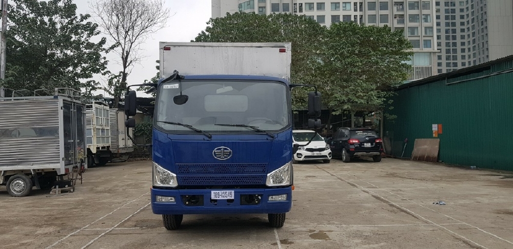Xe tải Faw 8 tấn Trường Giang thùng kín dài 6m2