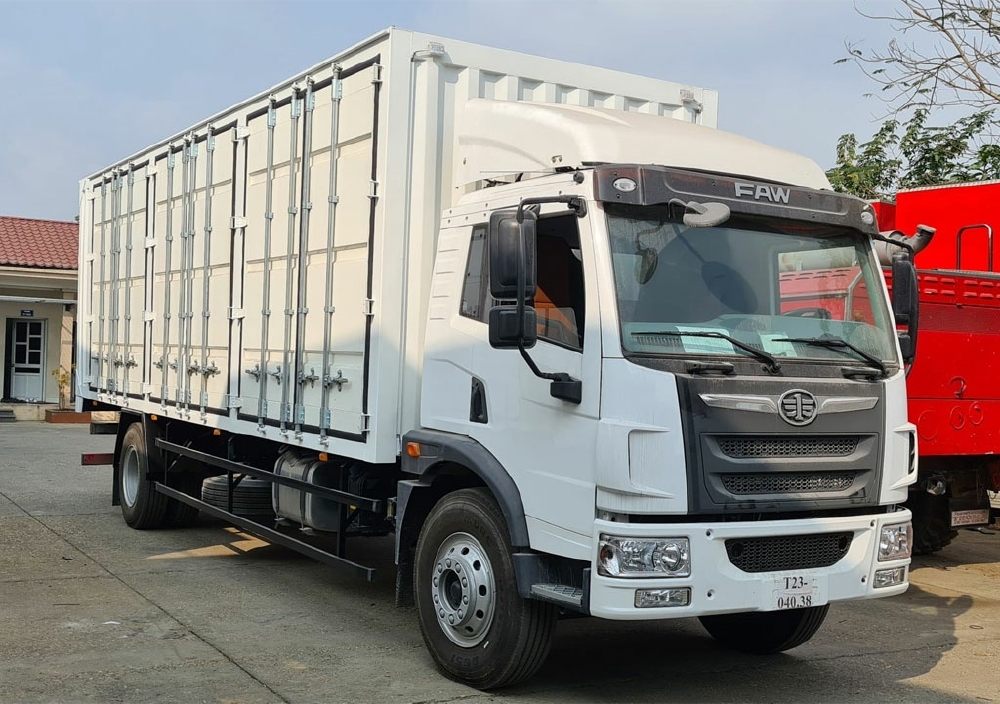 Xe tải FAW 7.7 tấn thùng kín container 8m2 sẵn Biên Hoà-Đồng Nai