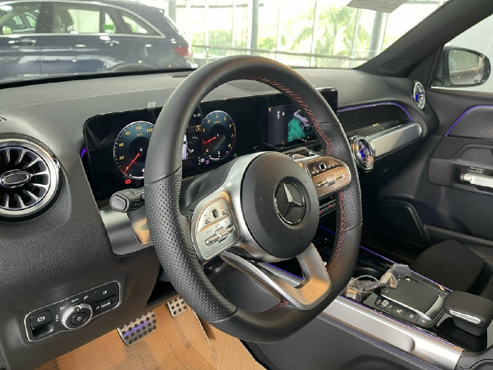 Mercedes GLB 200 2022 Màu Xám Giao Liền.