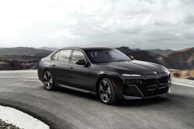 BMW 7-Series 2023 có phiên bản thuần điện i7 - Ảnh: BMW