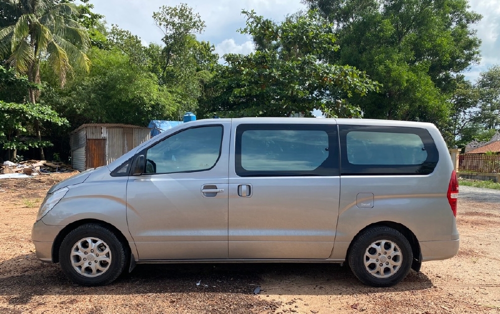 🆘️Hyundai starex 2.5 số sàn máy dầu