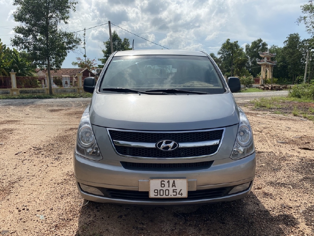 🆘️Hyundai starex 2.5 số sàn máy dầu