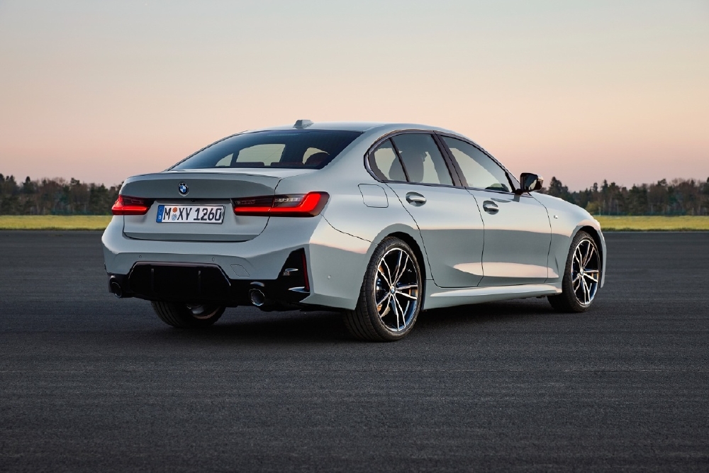 BMW series 3 2023 - thiết kế mới, thêm công nghệ