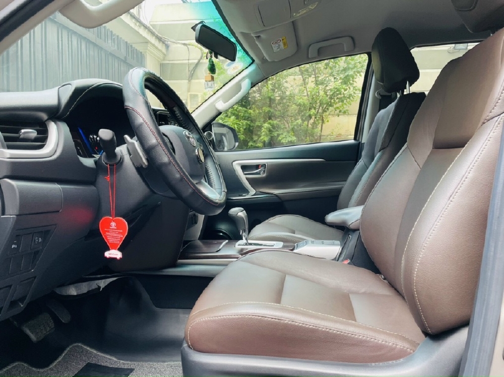 Bán Xe Toyota Fortuner 2.7V 4x2 AT 2019