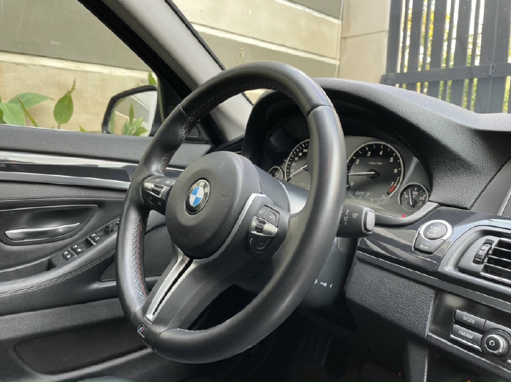Bán Xe BMW 5 Series 520i 2016