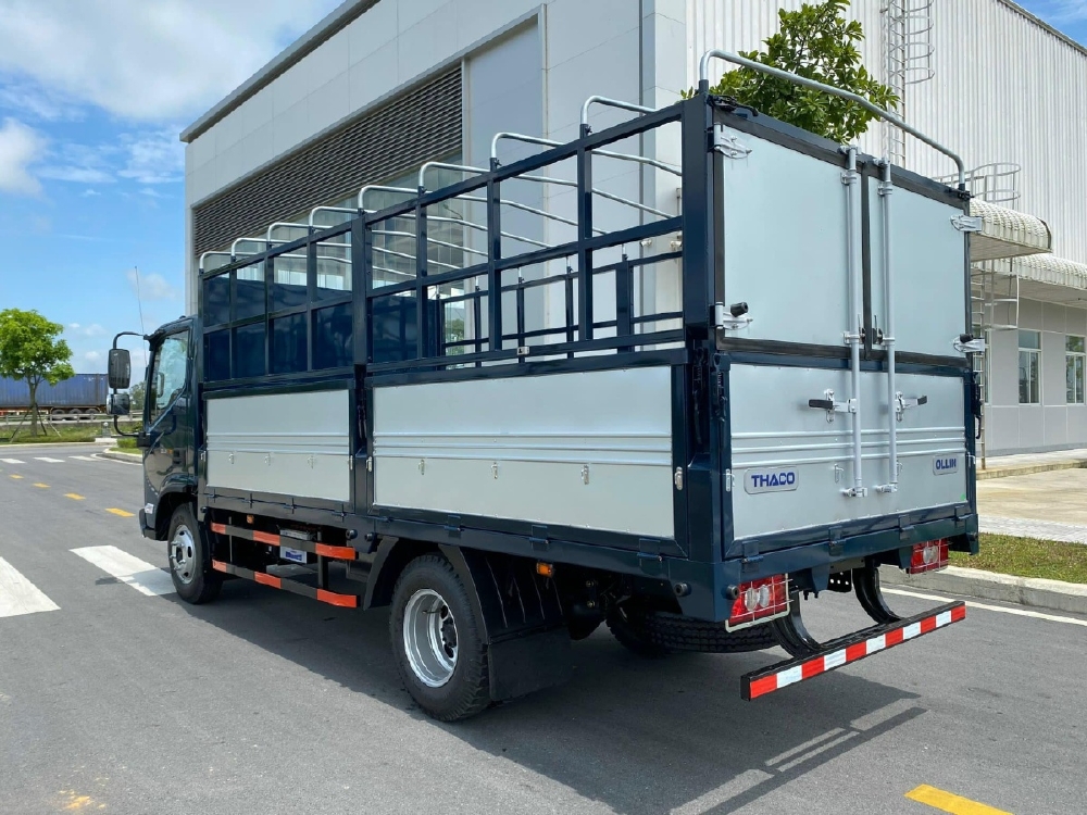 3.5 tấn Thaco S700 thùng dài 4,35 