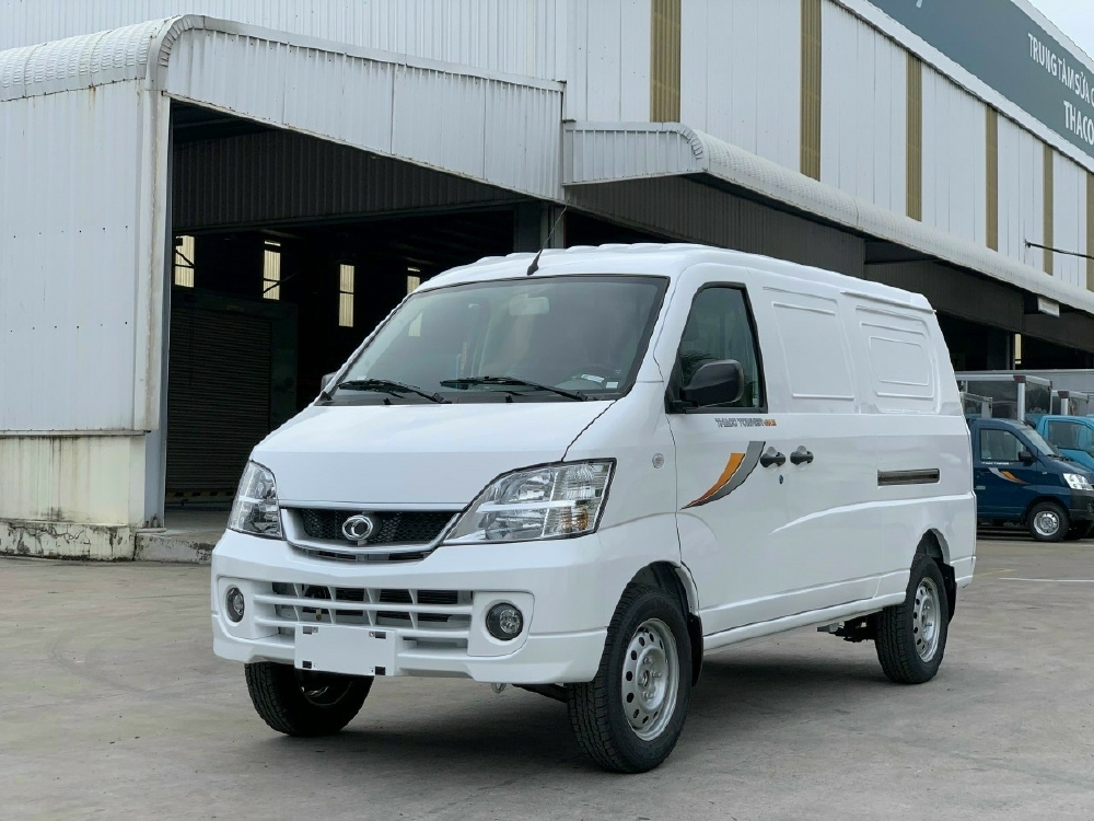 Xe tải Van đi giờ cấm, tải 990 kg công nghệ Nhật Bản