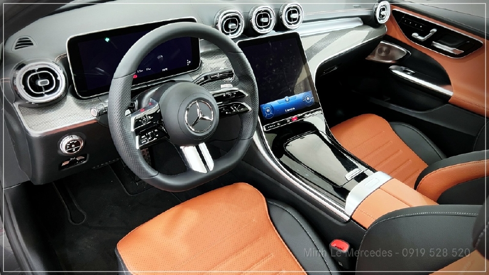 Bán Mercedes C300 AMG - Xe Giao Ngay - KM Lớn - Bank Hỗ Trợ 80%