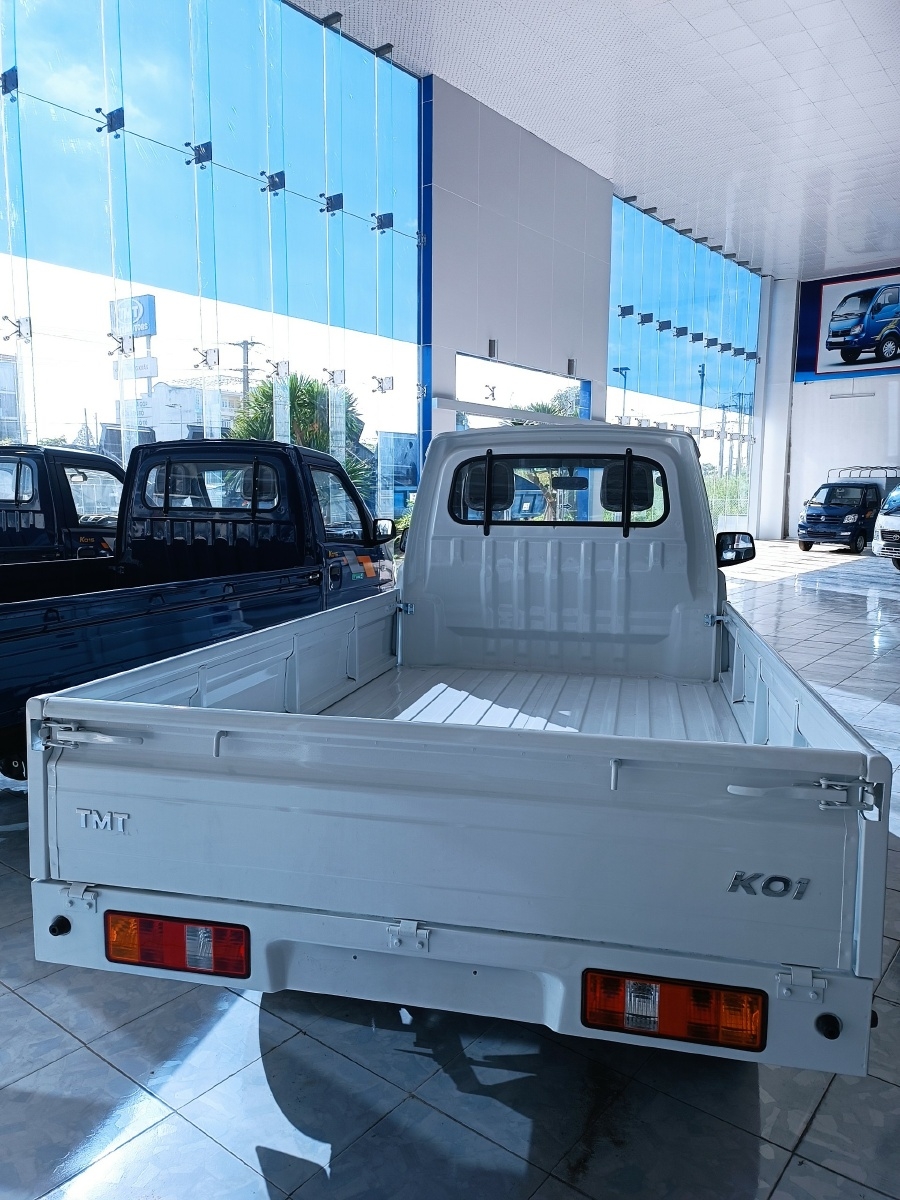 Xe tải nhẹ 945 kg siêu tiết kiệm nhiên liệu động cơ Thái Lan
