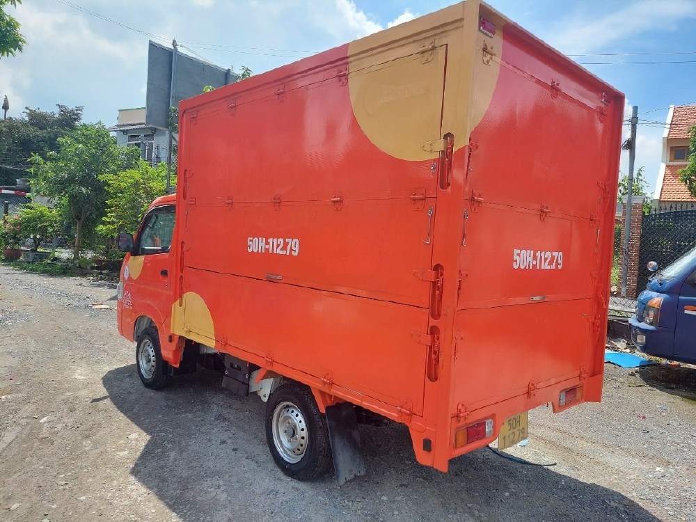 Bán xe tải suzuki Carry đời 2021 như mới 490kg thùng kín mở cánh