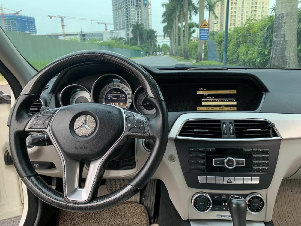 Cần bán Mercedes C200 2011, số tự động, Full option