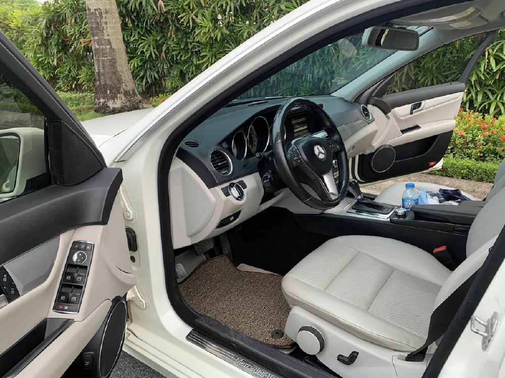 Cần bán Mercedes C200 2011, số tự động, Full option