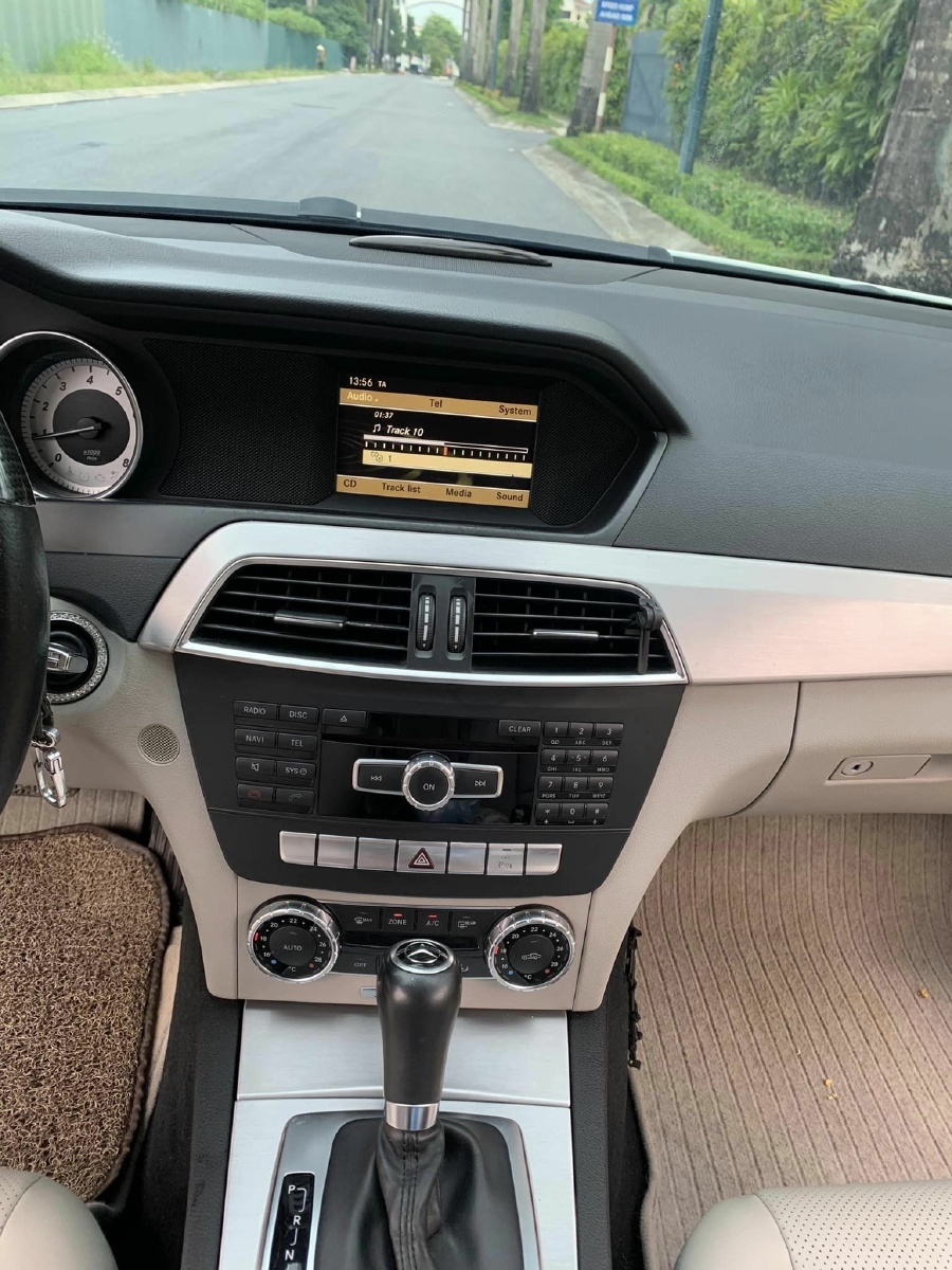 Cần bán Mercedes C200 2011, số tự động, Full option