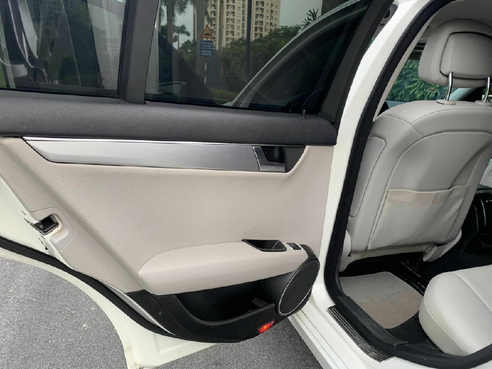 Cần bán Mercedes C200 2011, số tự động, Full option