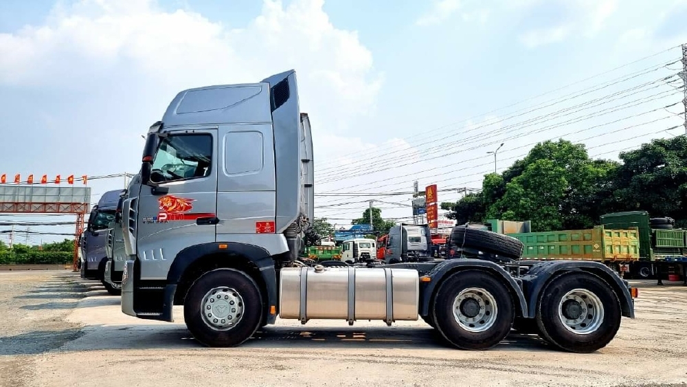 Đầu kéo Howo 440