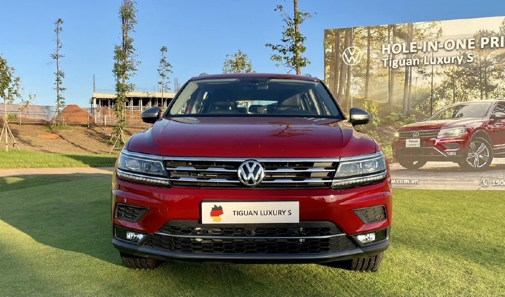 Volkswagen Tiguan Luxury S 2022 màu Đen - KM Tháng 12