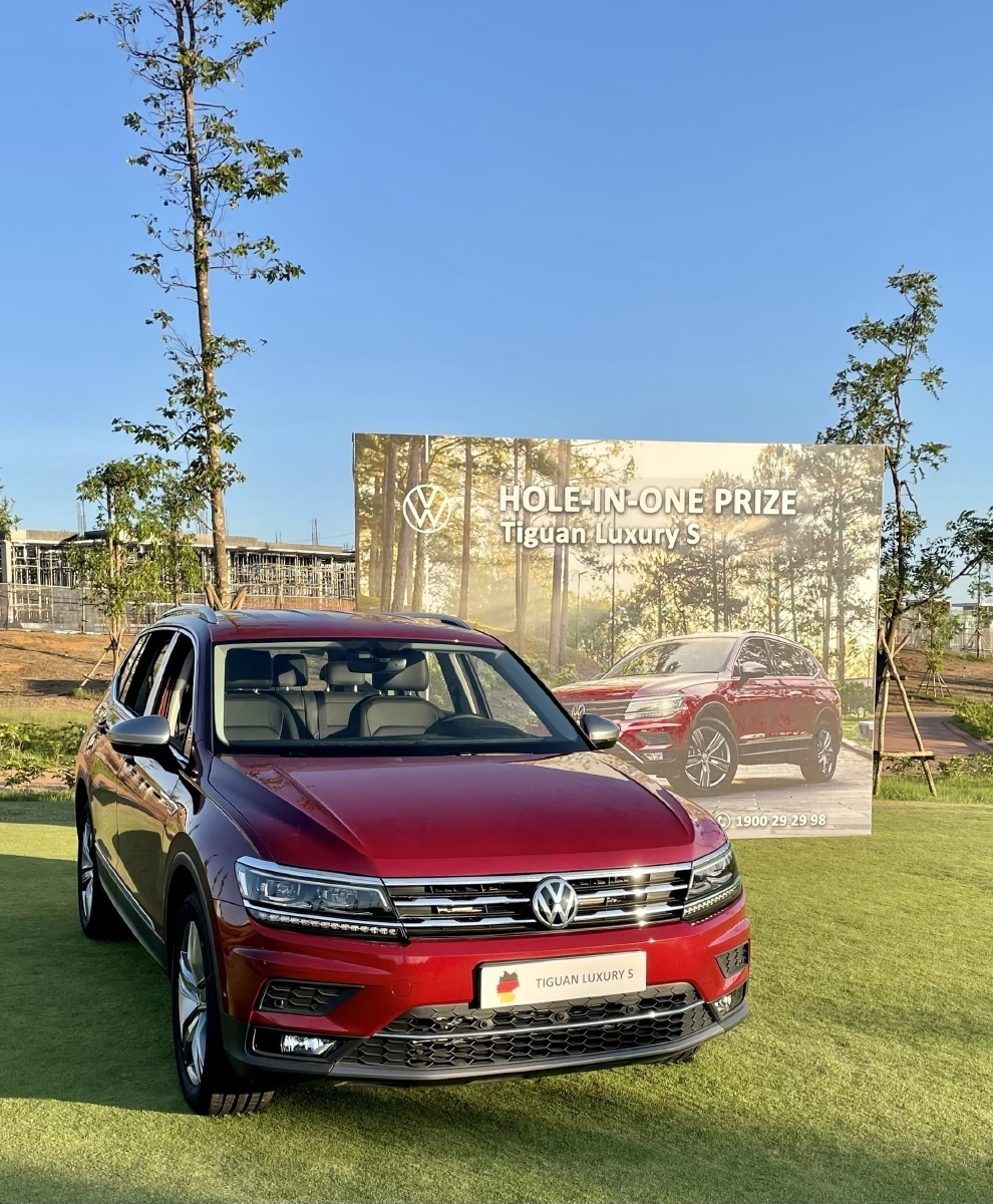 Volkswagen Tiguan Luxury S 2022 màu Đen - KM Tháng 12