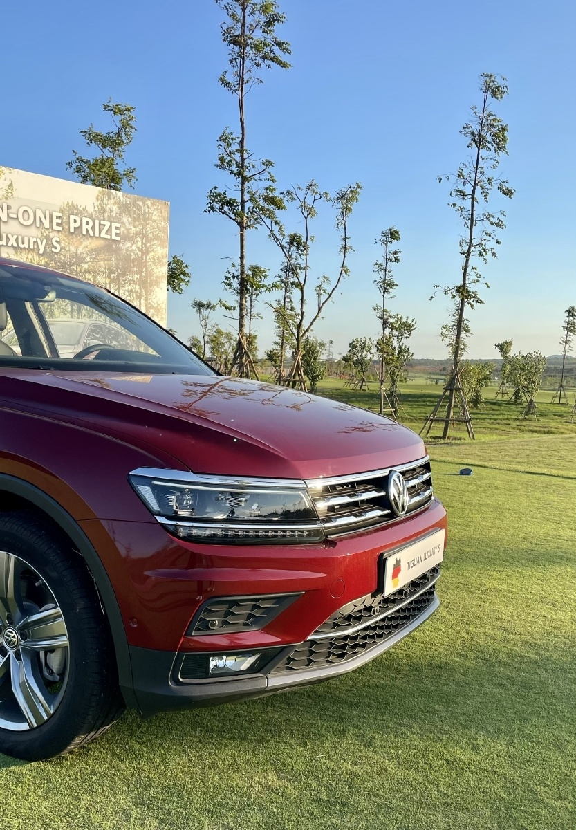 Volkswagen Tiguan Luxury S 2022 màu Đen - KM Tháng 12