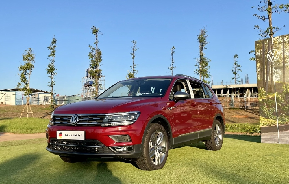 Volkswagen Tiguan Luxury S 2022 màu Đen - KM Tháng 12