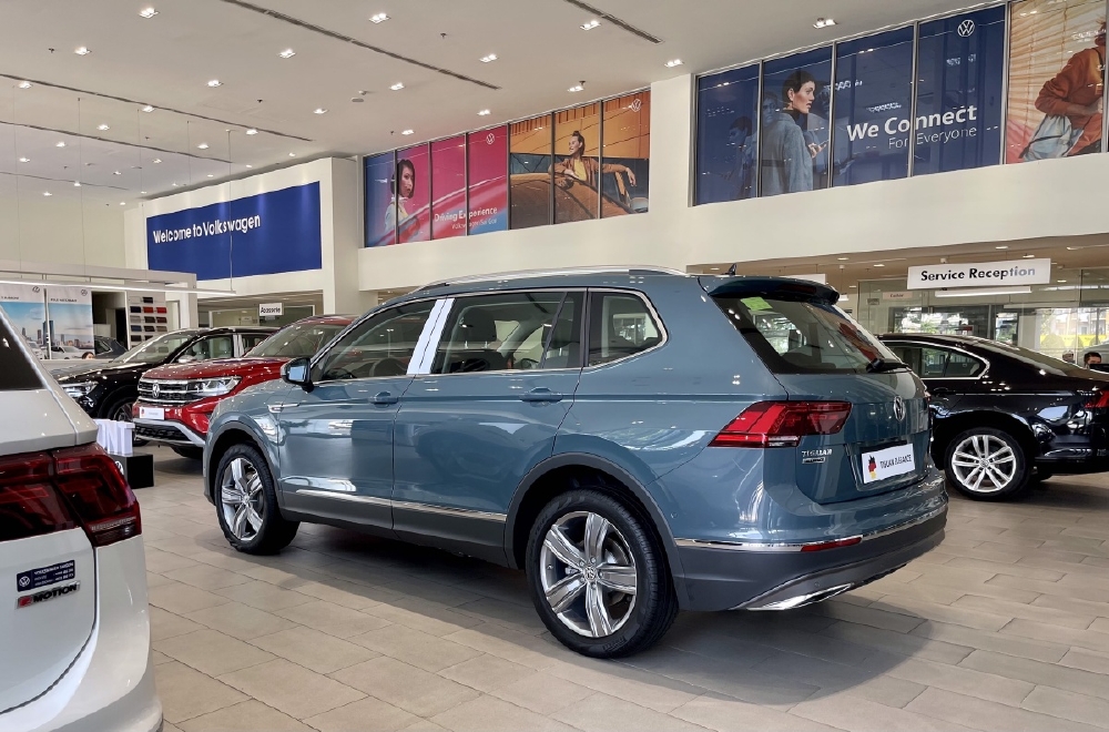 Volkswagen Tiguan Luxury S 2022 màu Xanh - KM Tháng 12