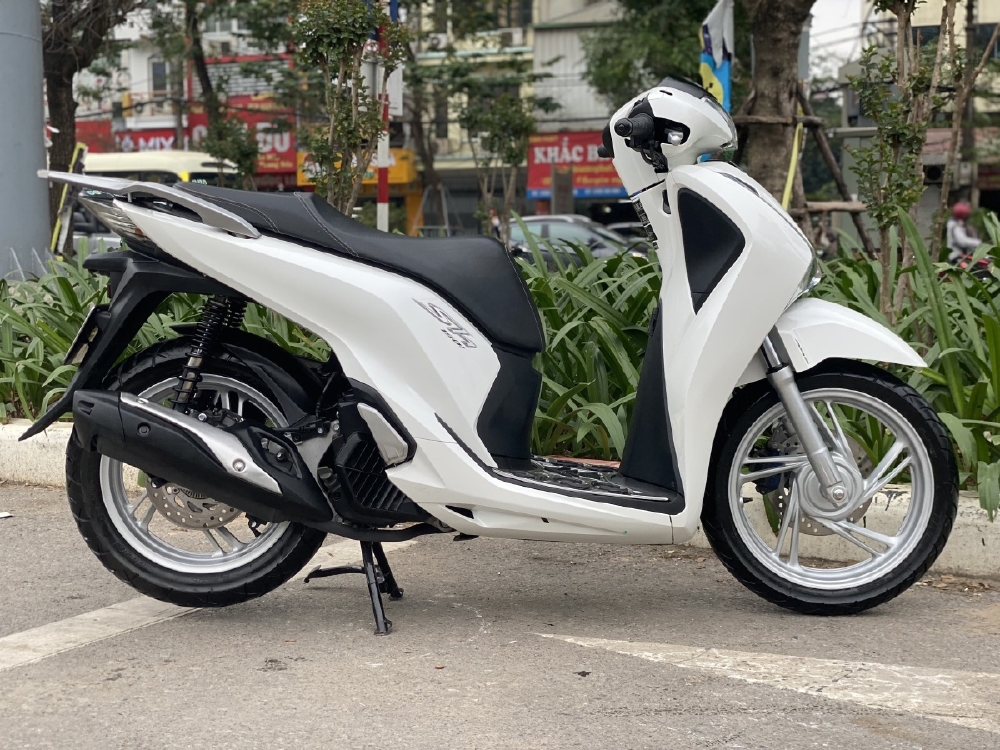 Cần bán SH Việt 150 ABS 2018 màu trắng cực đẹp, quá mới.