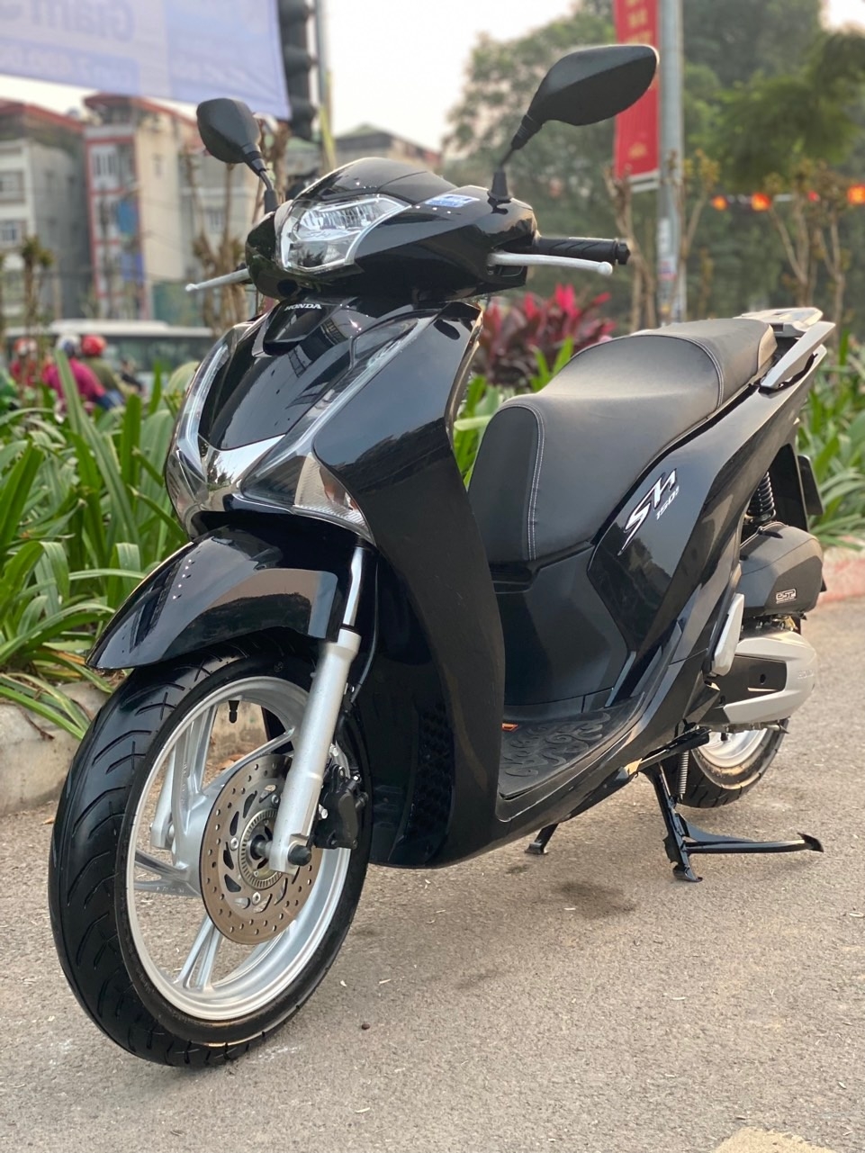 Cần bán SH Việt 150 ABS cuối 2018 màu đen cực đẹp- Biển Vip