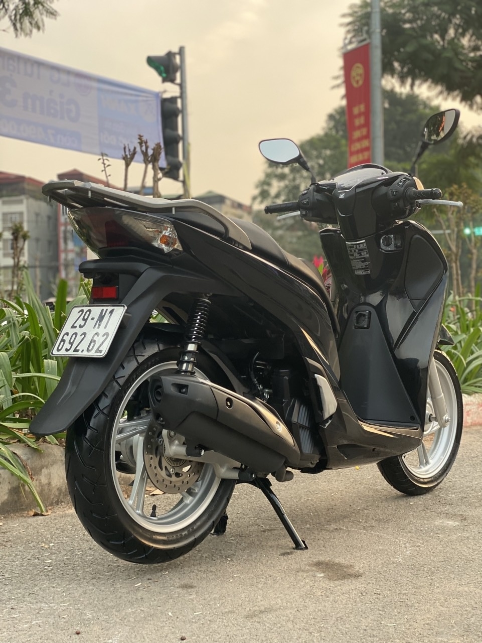 Cần bán SH Việt 150 ABS cuối 2018 màu đen cực đẹp- Biển Vip
