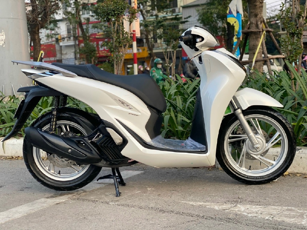 Cần bán SH Việt 150 CBS 2021 màu trắng cực đẹp