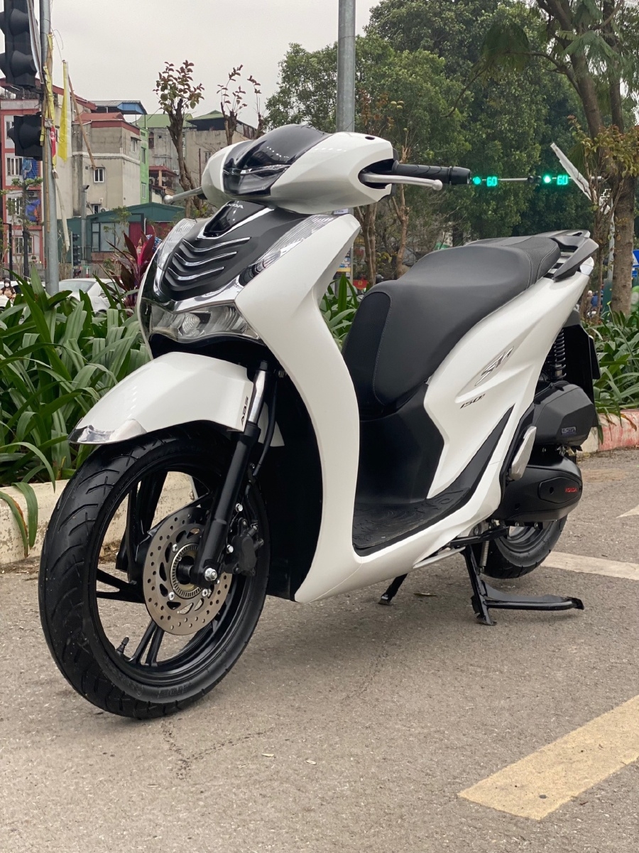 Cần bán SH Việt 150 ABS 2021 màu Trắng cực chất lượng, cực đẹp.