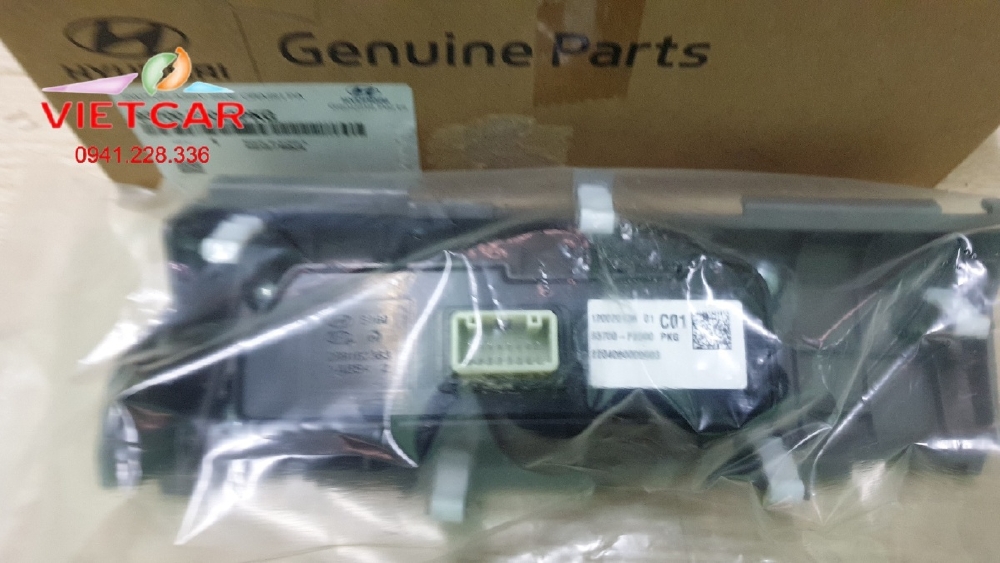 93700F2000PKG  Công tắc trên taplo Hyundai Elantra