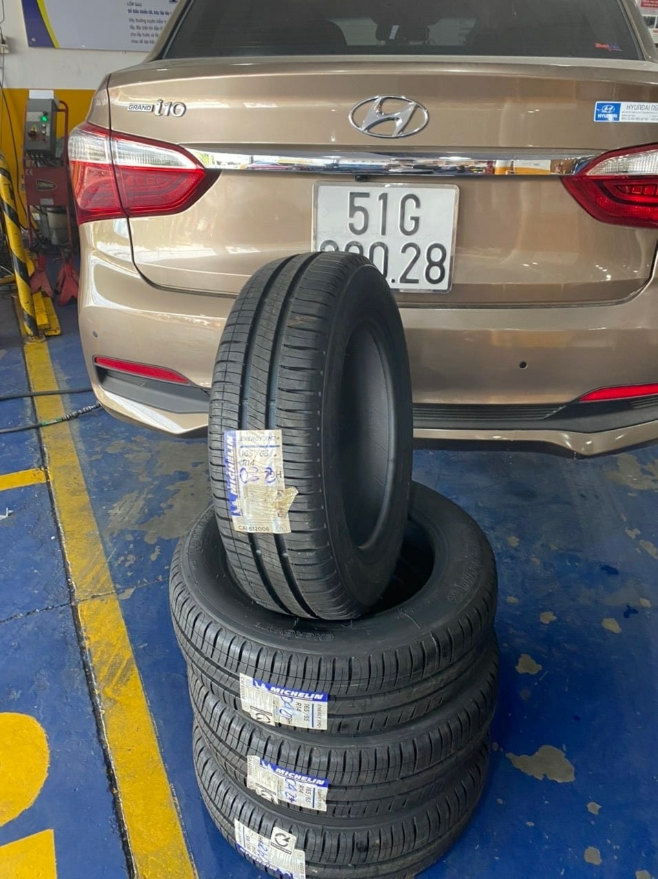 Lốp Ô tô BRIDGESTONE bảng giá mới B-Select Tân Hoàn Cầu Since 1996