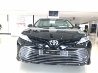 Toyota Camry 2020 tặng ngay gói phụ kiện chính hãng lên tới 35 triệu.