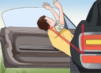 Cách nhảy khỏi xe ô tô an toàn khi xe đang chạy trong trường hợp khẩn cấp