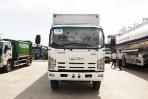 Xe tải Isuzu 8t2 thùng 7 mét đời 2018