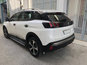 Cần bán xe Peugeot 3008 model 2018 màu trắng