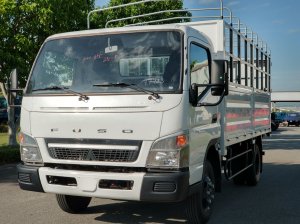 Xe tải Fuso canter 6.5 tải trọng 3,5 tấn . Khuyến mại sốc tháng 8