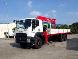 XE CẨU TỰ HÀNH 3 CHÂN ISUZU GẮN CẨU UNIC 8 TẤN 5 ĐỐT.