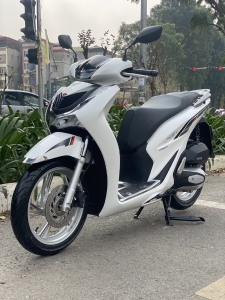 Cần bán SH Việt 150 ABS cuối 2020 màu Trắng cực đẹp cực chất