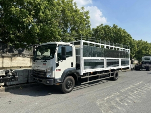 Xe tải Isuzu FRR 650 thùng dài 6.7m tải trọng 6t4.