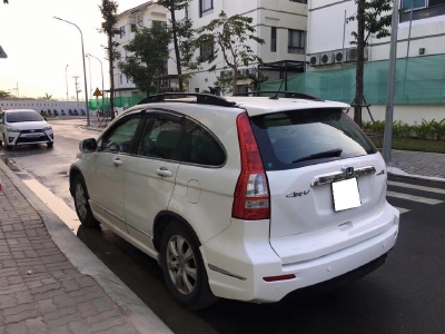 Cần bán cọp Crv 2011 at. 2.4 full, màu trắng tinh khôi