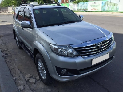 Cần bán xe Toyota Fortuner V 2013 số tự động máy xăng