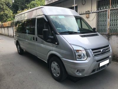Cần bán xe Ford Transit 2018 số sàn máy dầu