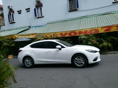 Bán chiếc Mazda 3 tự động 2017 dk 2018 Trắng