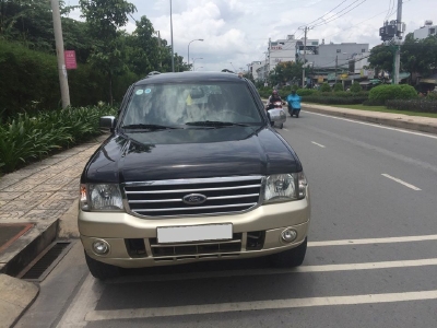 Cần tiền bán Ford Everest sx 2007, màu đen than