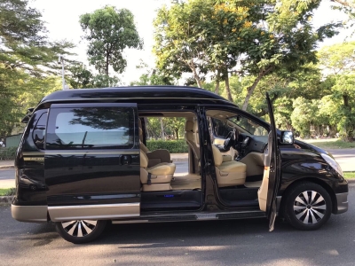 Bán Hyundai Starex 2.4AT limousine 2014, màu đen, đúng chất, biển TP