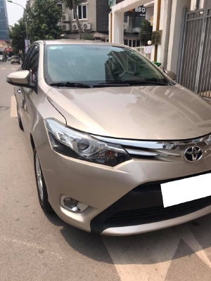 Gia đình cần bán Vios G, sản xuất 2017, số tư động, màu vàng cát